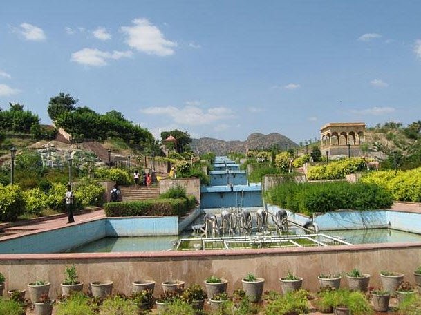 Rajiv Gandhi Garden, Udaipur, Rajasthan - Vushii.com Rajiv Gandhi Garden, Udaipur, Rajasthan - Vushii.com